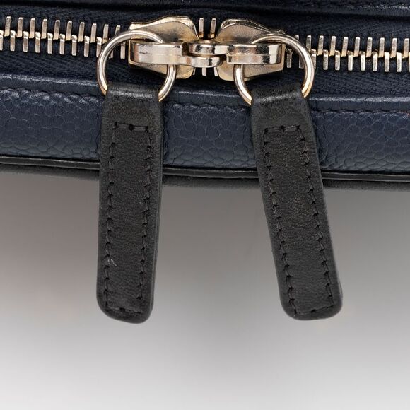 Chanel Caviar Leather CC Filigree Small Vanity Case - Picture 9 of 13